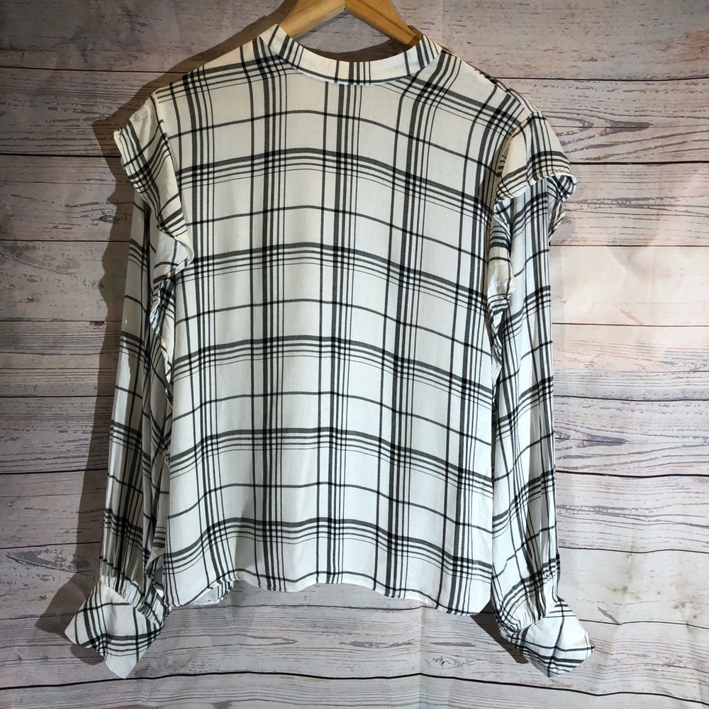 MM by My Michelle Black/White Ruffle Top Sz L